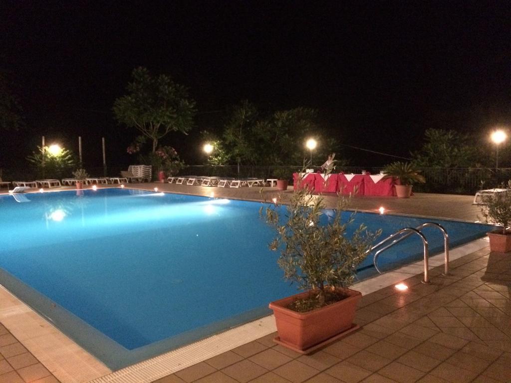 Agri-Hotel Da Marianna Resort & Spa Santa Domenica Vittoria Esterno foto